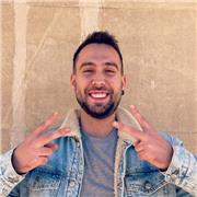 Diseñador gráfico con más de cinco años de experiencia en el mundo del arte, habiendome especializado en ilustración